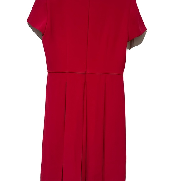 Tahari Scalloped Neck Fit & Flare Pink dress Size 8. - Picture 2 of 2